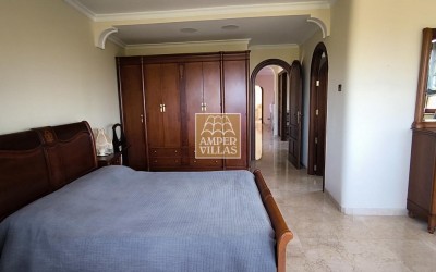 Fantastic villa with large plot, offering privacy and sea views.